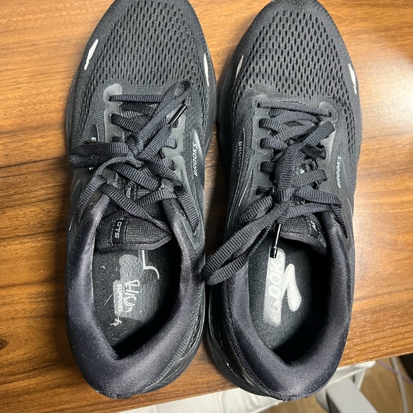 Women’s Brooks Sneakers - Black Size 9.5 - Picture 5 of 5